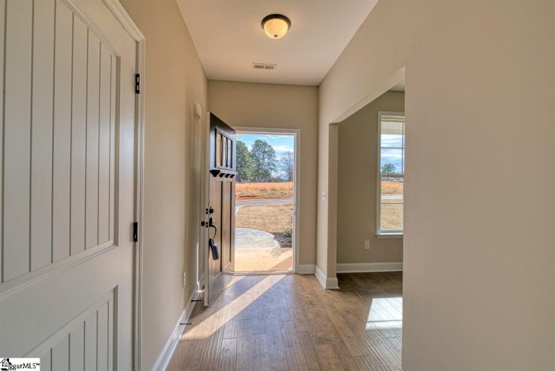 Property image 3 at 103 Carolina Drive, Piedmont, SC 29673