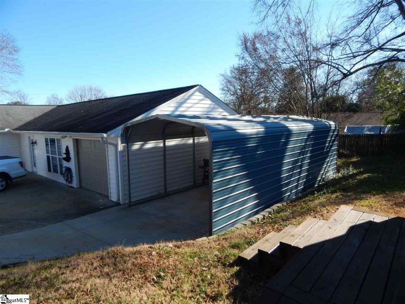 Property image 5 at 8 Ivy Trail, Greenville, SC 29615