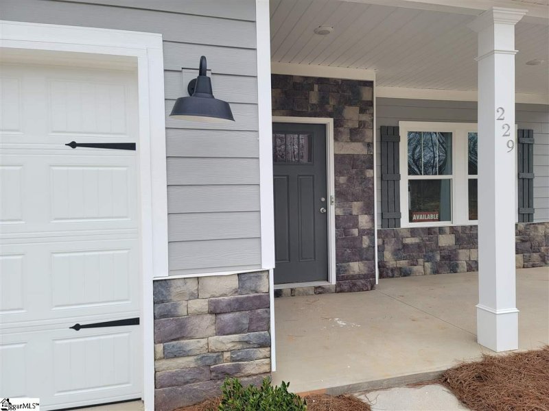 Property image 2 at 229 Dillon Circle, Spartanburg, SC 29307