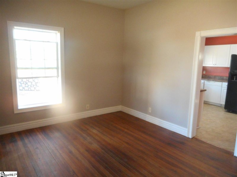 Property image 2 at 3 21st Street, Greer, SC 29651