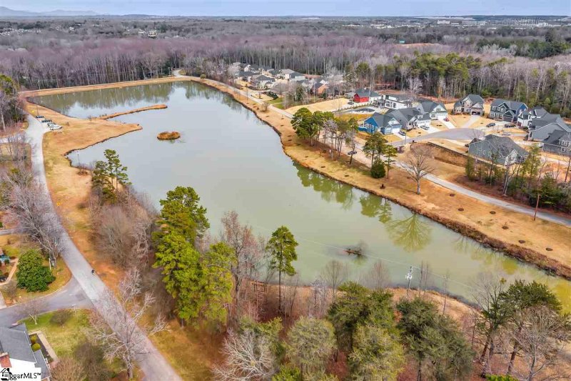 Property image 2 at 626 Oak Pointe Circle, Greenville, SC 29615