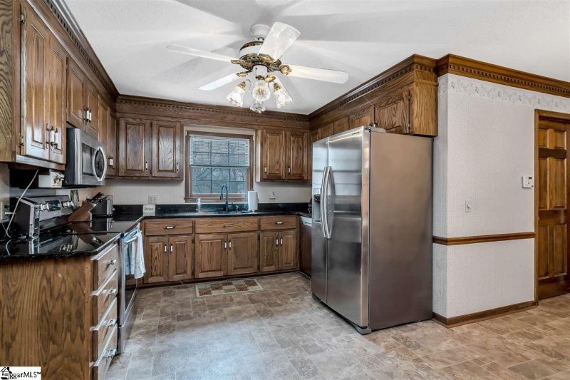 Property image 5 at 626 Oak Pointe Circle, Greenville, SC 29615