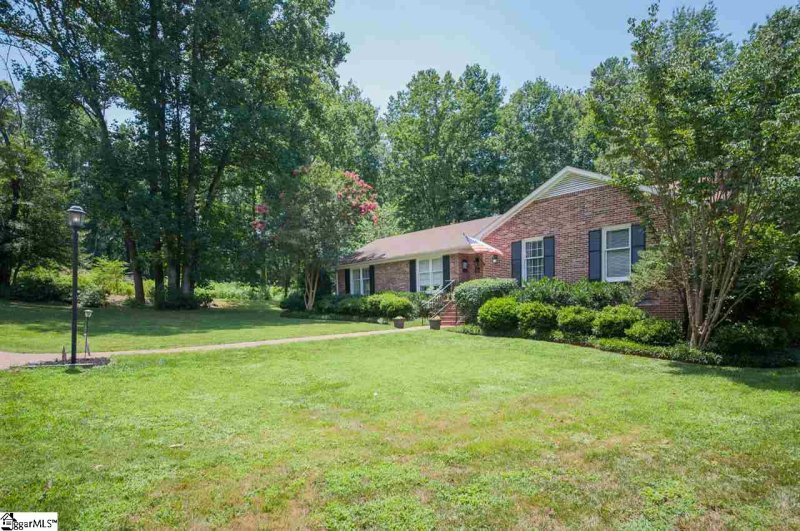 Property image 2 at 204 Sturbridge Drive, Greenville, SC 29615