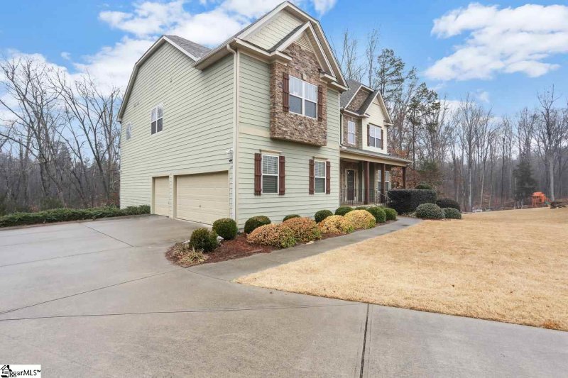 Property image 2 at 216 Lacebark Court, Simpsonville, SC 29680
