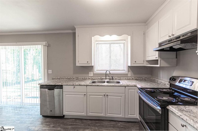 Property image 4 at 128 BELLVIEW Drive, Taylors, SC 29687