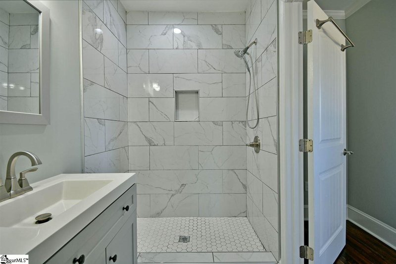 Property image 5 at 9 6th Street, Greer, SC 29651