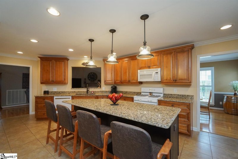 Property image 3 at 4 Fieldwood Lane, Simpsonville, SC 29681-1968