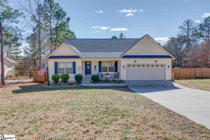 Property image 2 at 238 Hallmark Circle, Easley, SC 29640