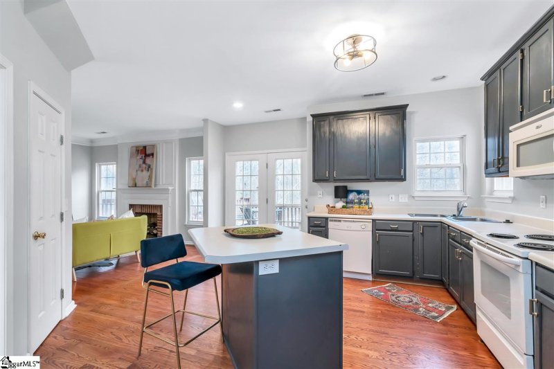 Property image 4 at 302 Windsong Drive, Greenville, SC 29615