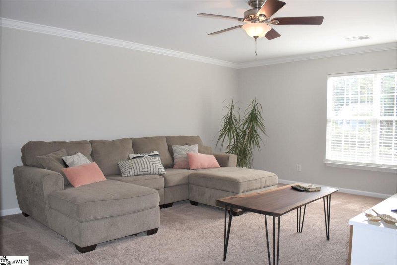 Property image 5 at 12 Somerville Court, Greenville, SC 29605-6438