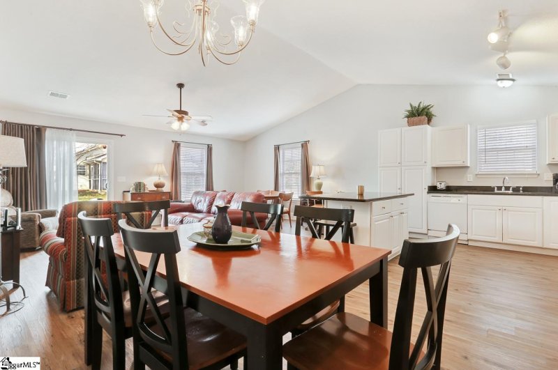 Property image 4 at 9 Gaffney Court, Greer, SC 29650