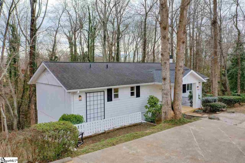 Property image 2 at 9 Sunderland Drive, Greenville, SC 29611