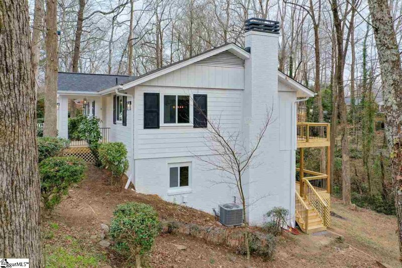 Property image 4 at 9 Sunderland Drive, Greenville, SC 29611