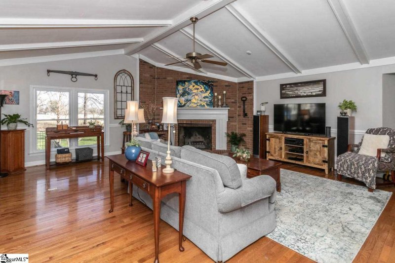 Property image 4 at 124 Linkside Drive, Taylors, SC 29687