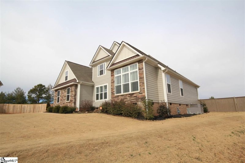Property image 2 at 329 Scenic Lake Court, Piedmont, SC 29673