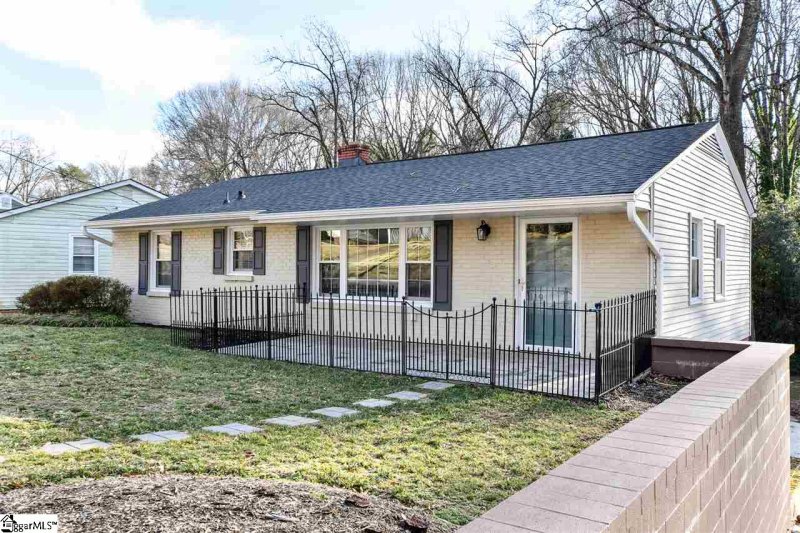 Property image 3 at 119 Harrington Avenue, Greenville, SC 29607