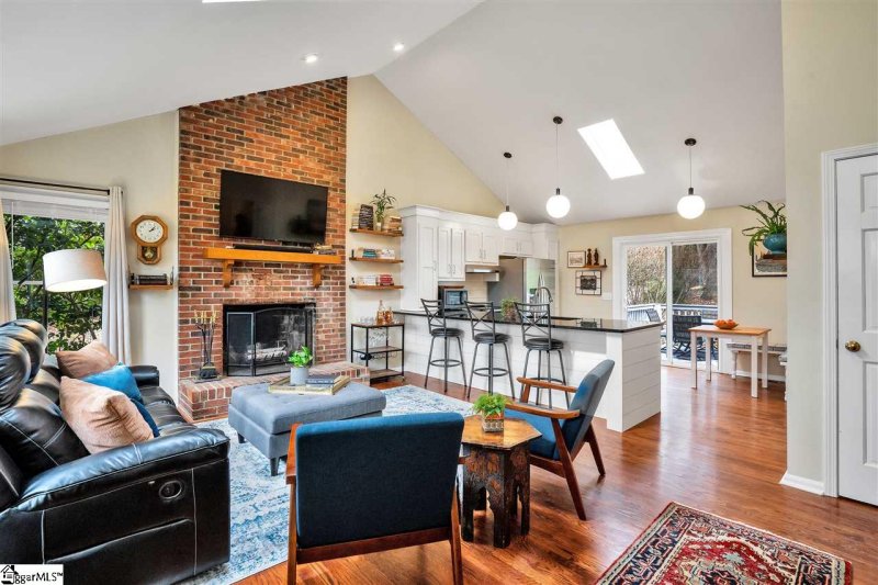 Property image 2 at 140 Broughton Drive, Greenville, SC 29609