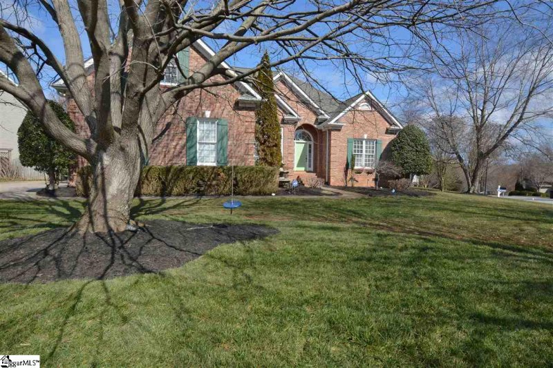 Property image 3 at 402 Park Ridge Circle, Greer, SC 29651