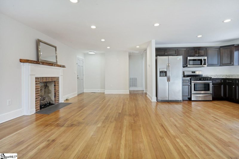 Property image 4 at 28 Cardinal Drive, Taylors, SC 29687