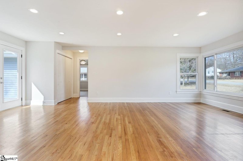 Property image 5 at 28 Cardinal Drive, Taylors, SC 29687