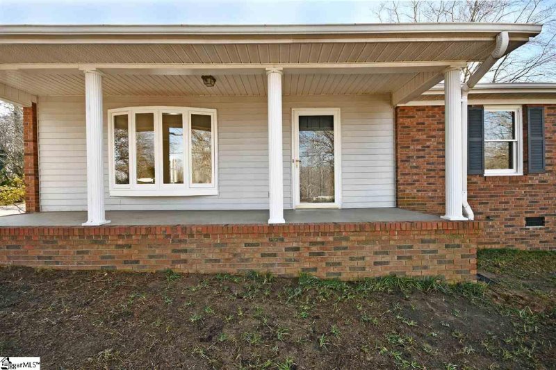 Property image 3 at 306 Oakfield Avenue, Easley, SC 29640