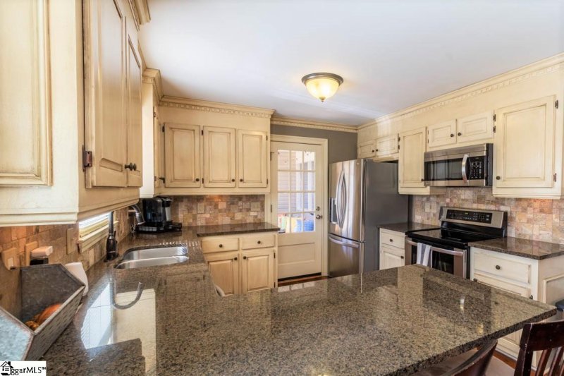 Property image 3 at 116 Sabra Drive, Easley, SC 29642