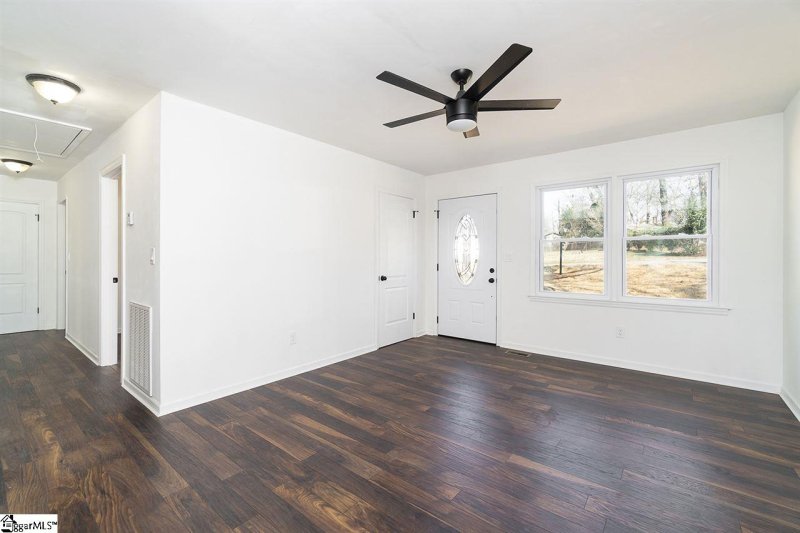 Property image 5 at 19 Brookforest Drive, Greenville, SC 29605