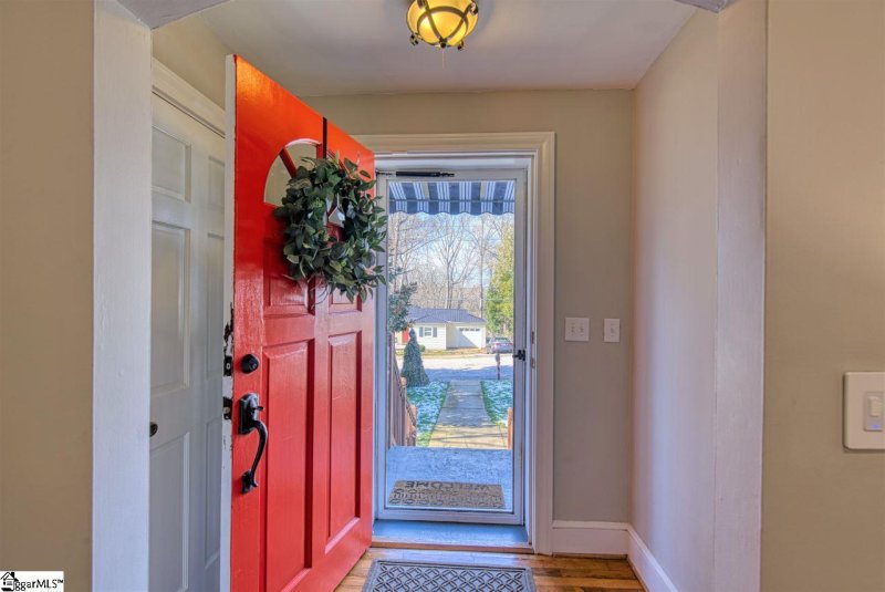 Property image 3 at 208 Ridgecrest Drive, Greenville, SC 29601