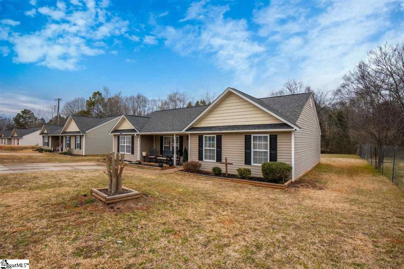 Property image 2 at 217 Amethyst Way, Laurens, SC 29360