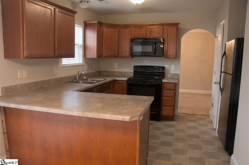 Property image 2 at 4 Whitehorn Lane, Greenville, SC 29607