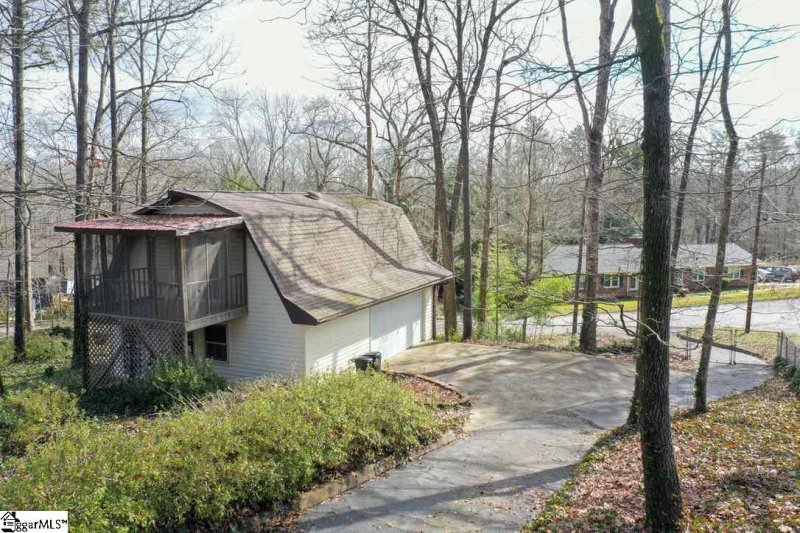 Property image 2 at 3 Wood Heights Avenue, Taylors, SC 29687-4954
