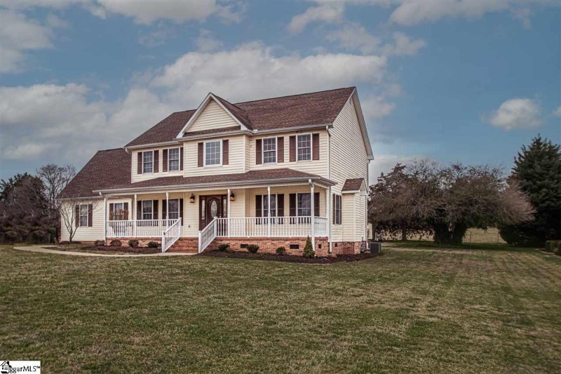 Property image 2 at 207 Legacy Farm Drive, Fountain Inn, SC 29644