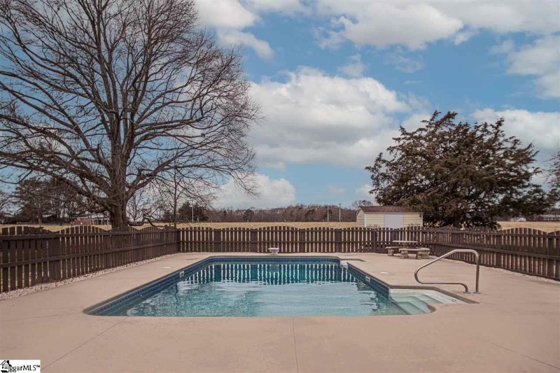 Property image 3 at 207 Legacy Farm Drive, Fountain Inn, SC 29644