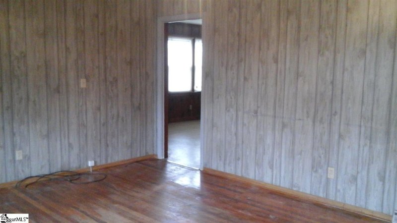 Property image 3 at 18 W Gantt Circle, Piedmont, SC 29673