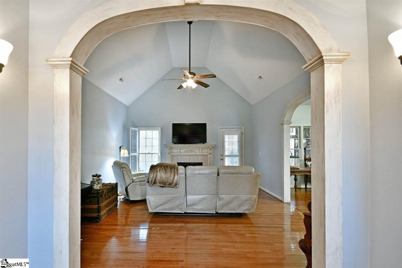 Property image 3 at 8 Tolland Court, Simpsonville, SC 29681