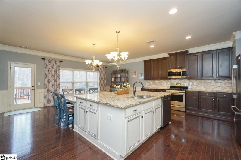 Property image 2 at 15 Seashell Court, Simpsonville, SC 29681