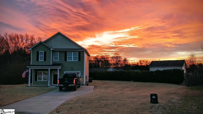 Property image 3 at 18 BOBBER Court, Taylors, SC 29687