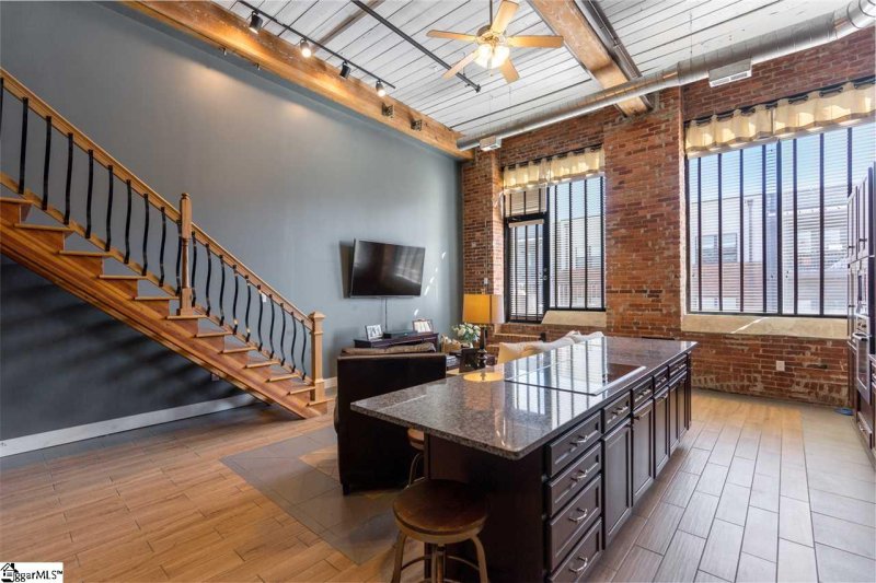 Property image 2 at 300 South Street, Simpsonville, SC 29681