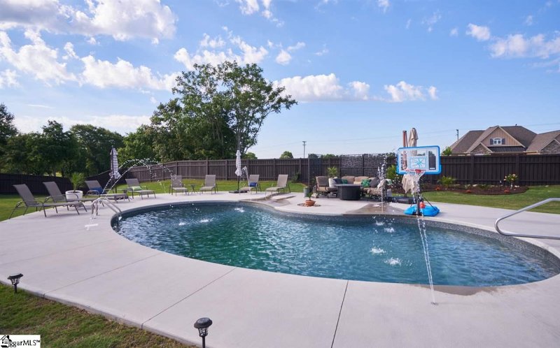 Property image 5 at 19 Sunray Lane, Simpsonville, SC 29681