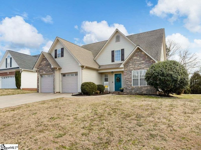 Property image 3 at 671 Secretariat Drive, Boiling Springs, SC 29316