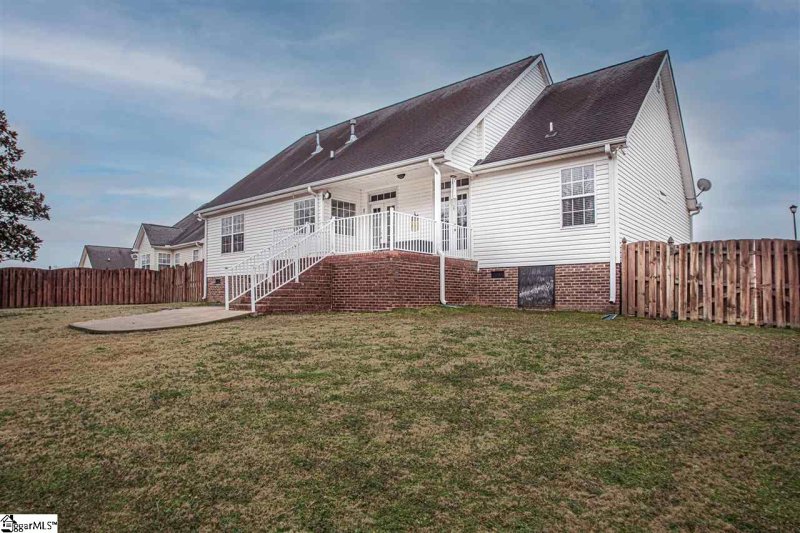 Property image 5 at 404 Winding Brook Court, Greenville, SC 29617