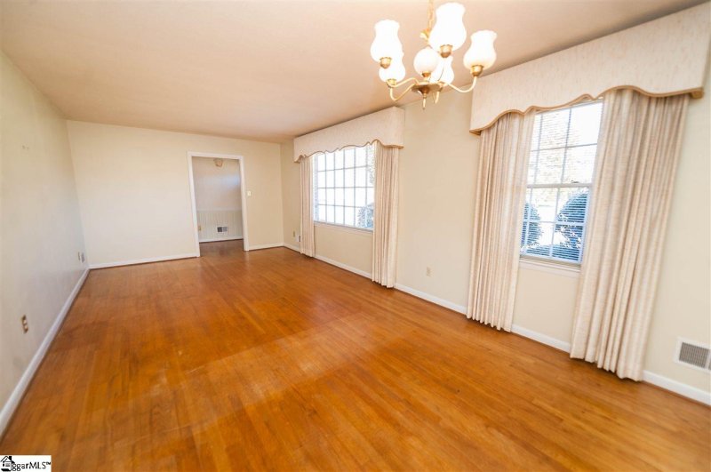 Property image 2 at 365 Fairlane Drive, Spartanburg, SC 29307