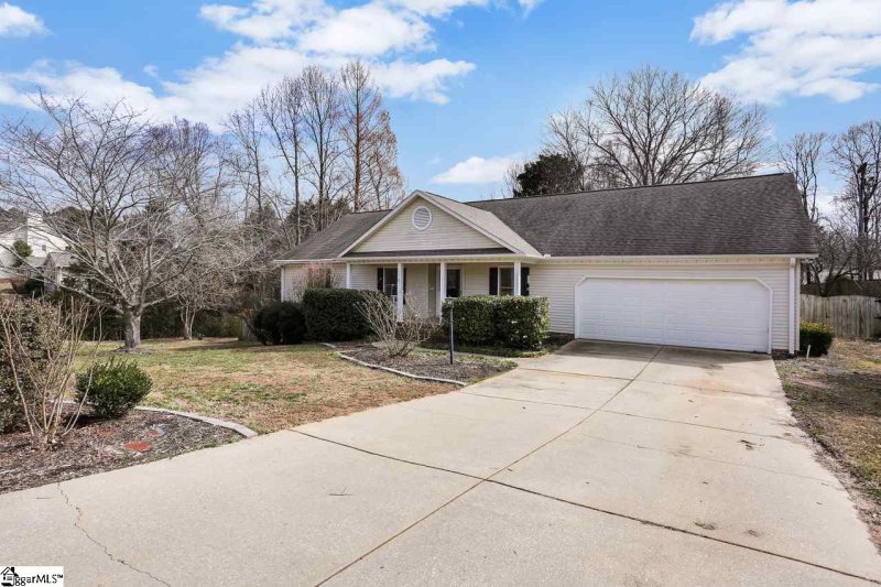 Property image 4 at 402 Hedgerow Drive, Greenville, SC 29607
