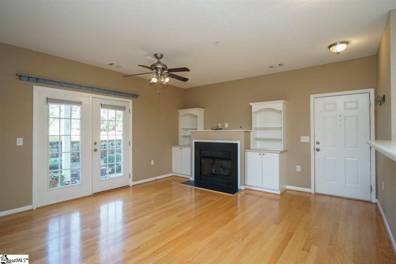 Property image 3 at 404 McKenna Circle, Greenville, SC 29615