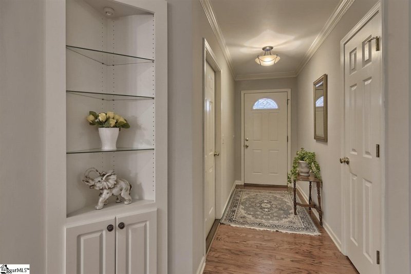 Property image 4 at 406 Hunting Creek Drive, Simpsonville, SC 29681