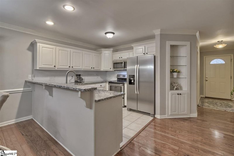 Property image 5 at 406 Hunting Creek Drive, Simpsonville, SC 29681