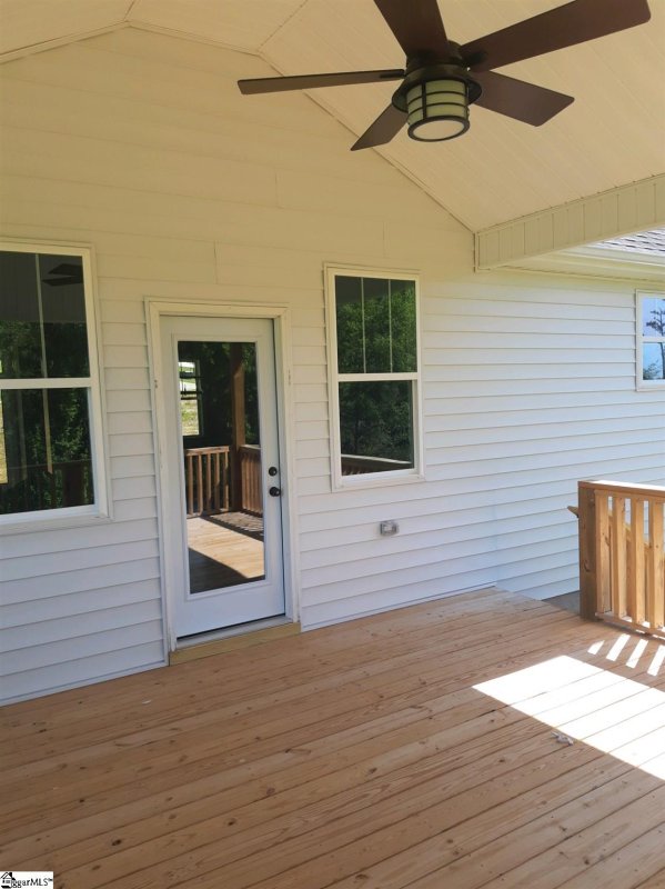 Property image 2 at 109 Puckett Mill Drive, Central, SC 29630