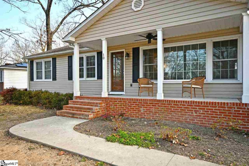 Property image 3 at 10 Brewster Drive, Taylors, SC 29687