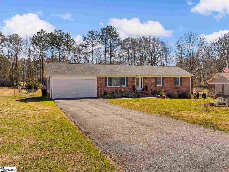 Property image 2 at 437 Royal Oak Drive, Spartanburg, SC 29302-4505