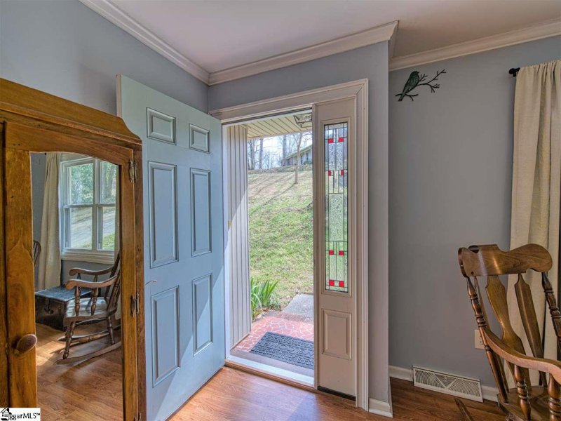Property image 3 at 4 Hillbrook Road, Taylors, SC 29687